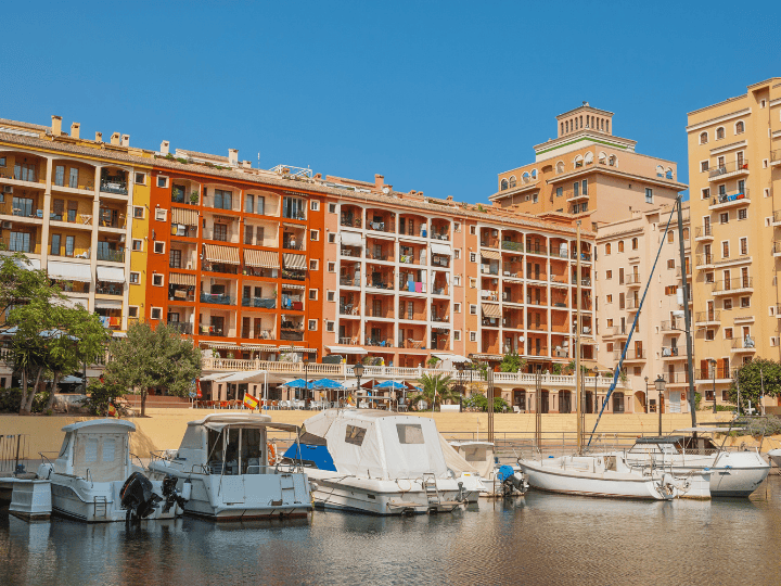 Best spots for becoming a local; living and working in Valencia, Port Saplaya
